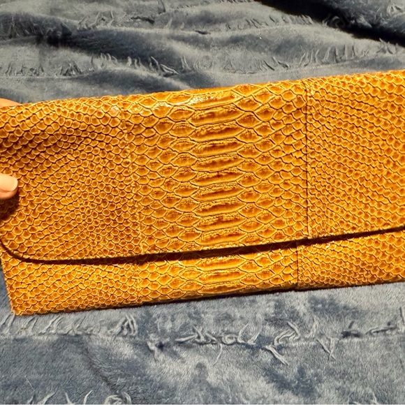 Urban expressions snakeskin beautiful Tan Clutch Bag - Picture 1 of 6